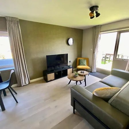 Gluecklich Am Meerblick Mit Wellnesszugang